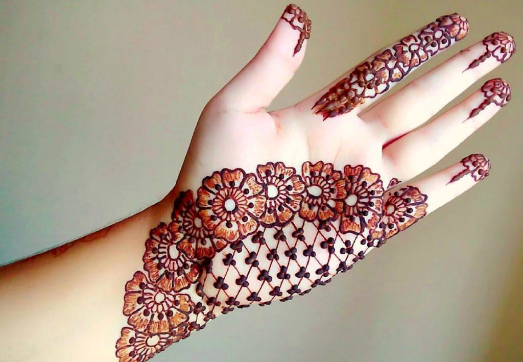 Easy Modern Back Hand Mehndi Design