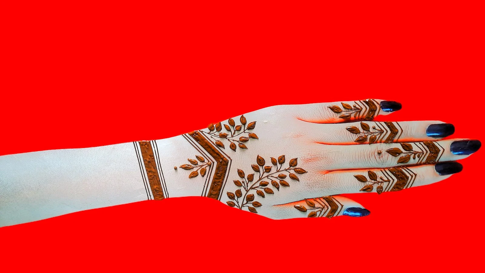 Easy Modern Back Hand Mehndi Design