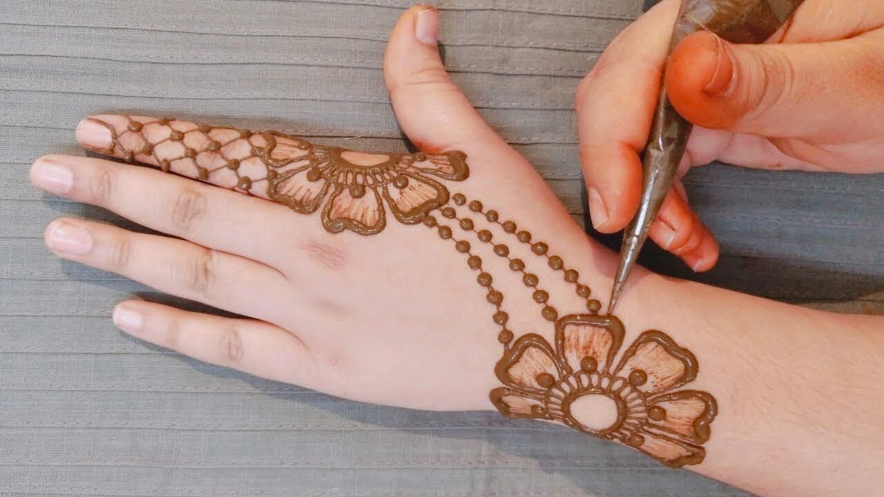 Eid Mehndi Design Simple and Beautiful