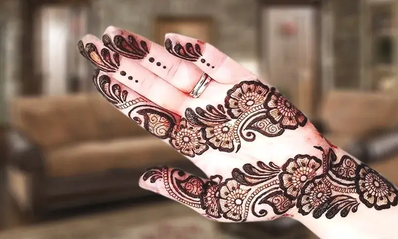 Eid Mehndi Design Simple and Beautiful