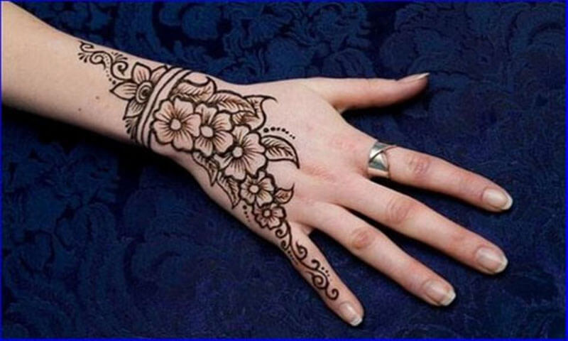 Eid Mehndi Design for Girls