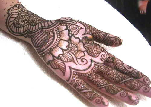 Eid Mehndi Design for Girls