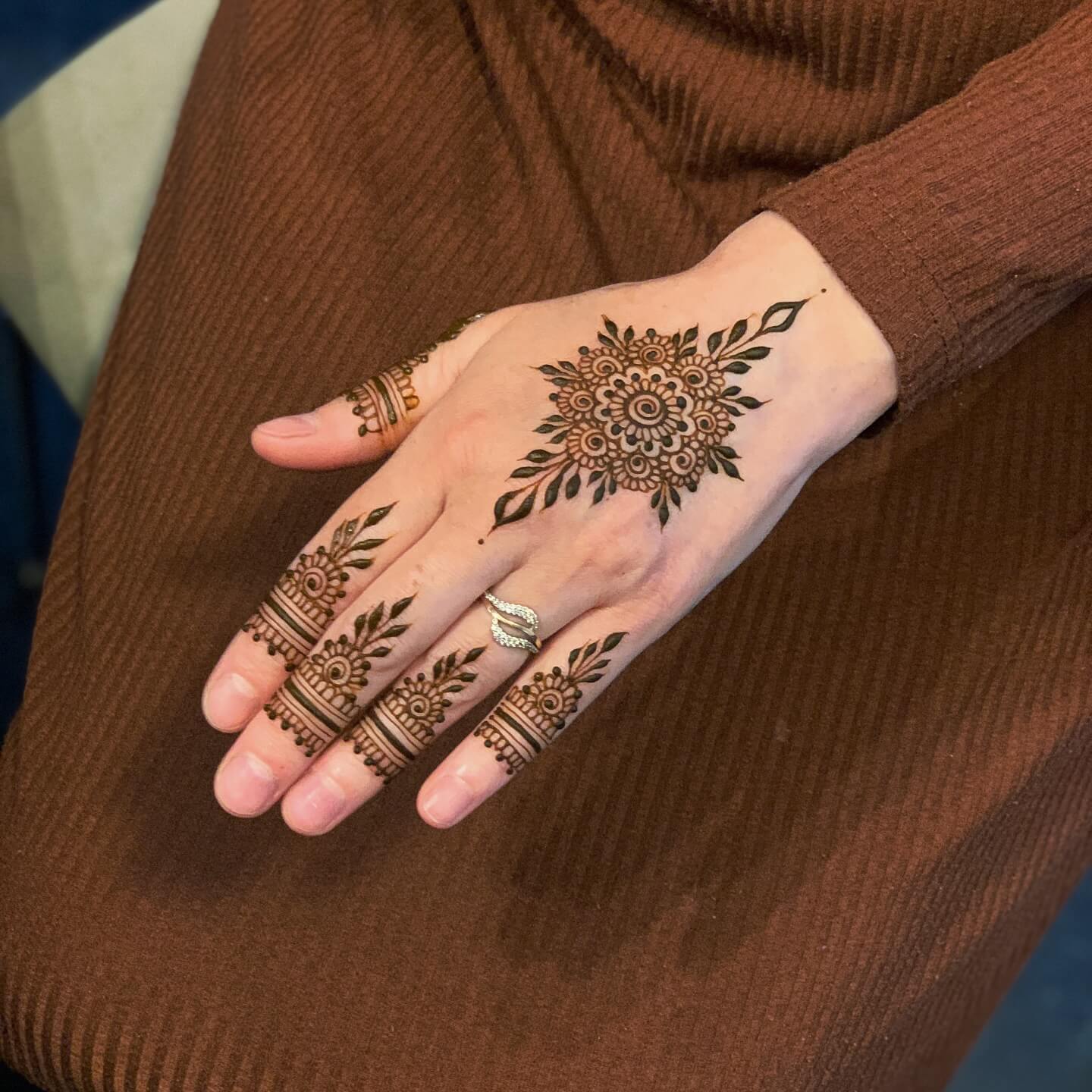 Mehndi Design for Little Girls Easy