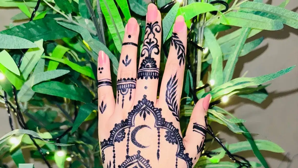Mehndi Design with Moon Simple