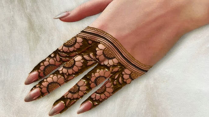 Mehndi Finger Design