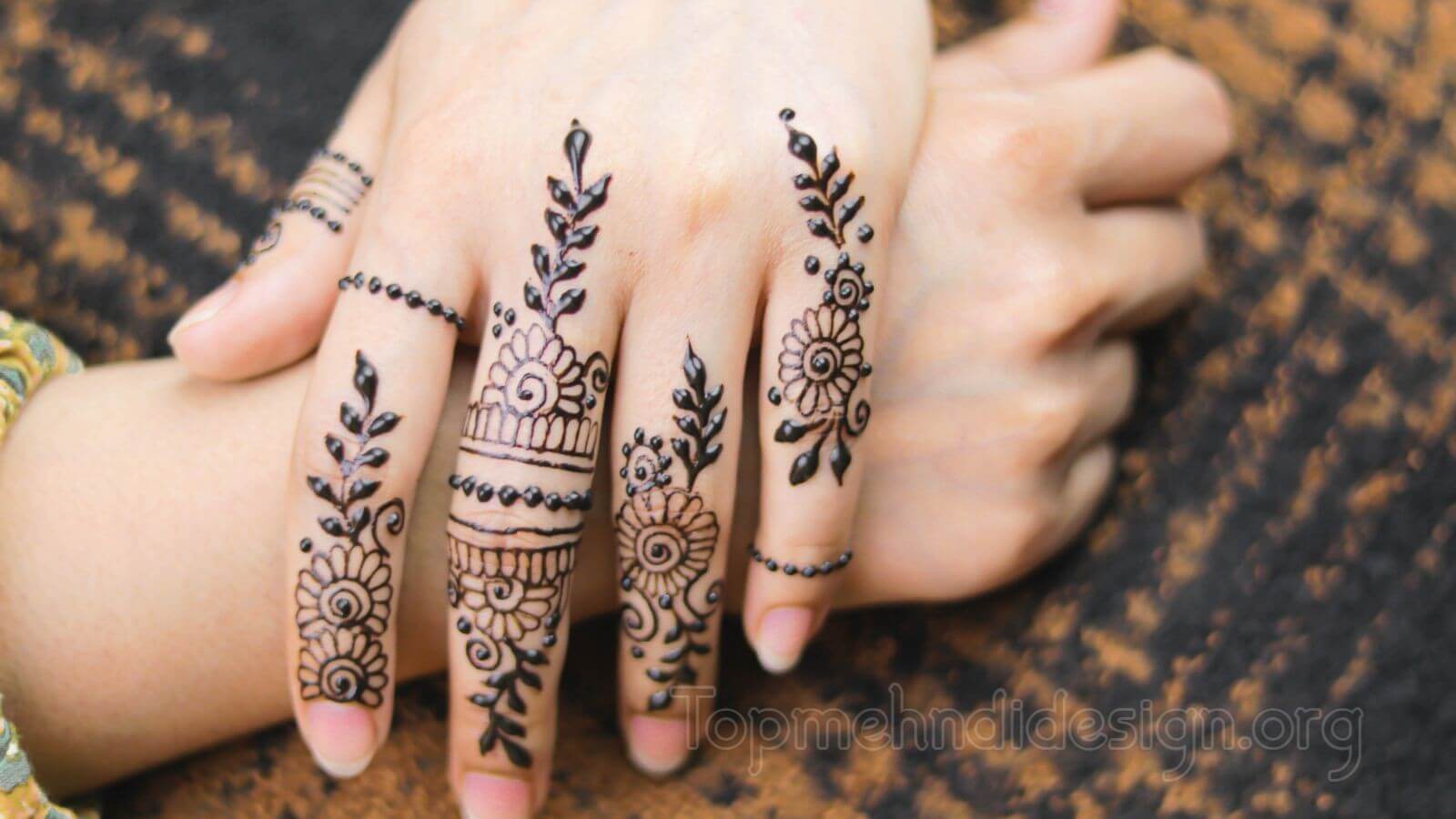 Simple Mehndi Design