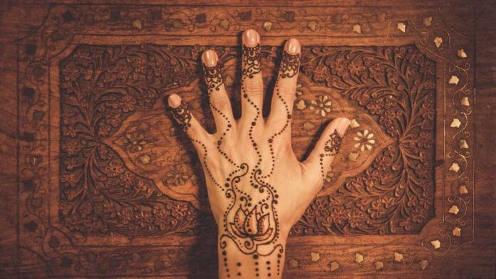 Stylish Back Hand Mehndi Design