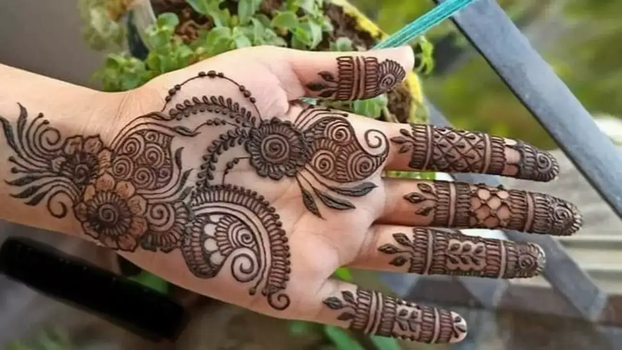 Mehndi Design Front Hand
