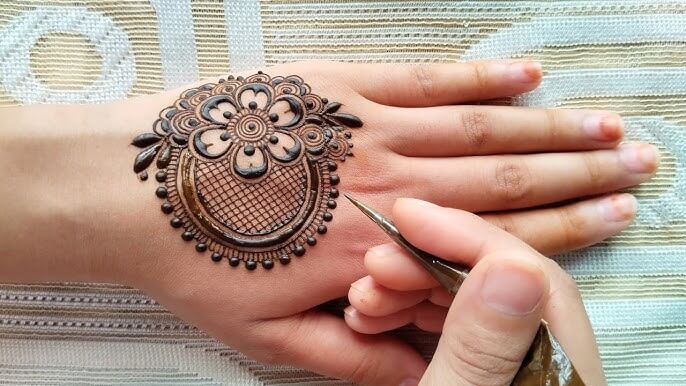 Mehndi Design Simple Back Hand