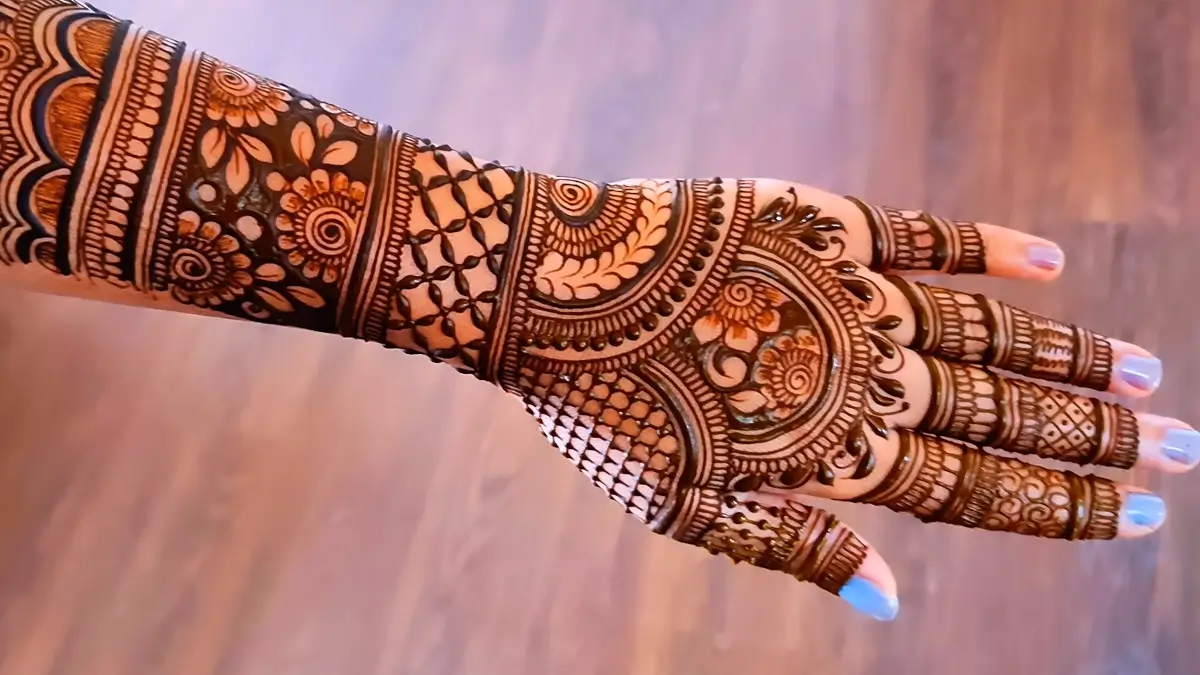 Simple Eid Mehndi Design for Hands