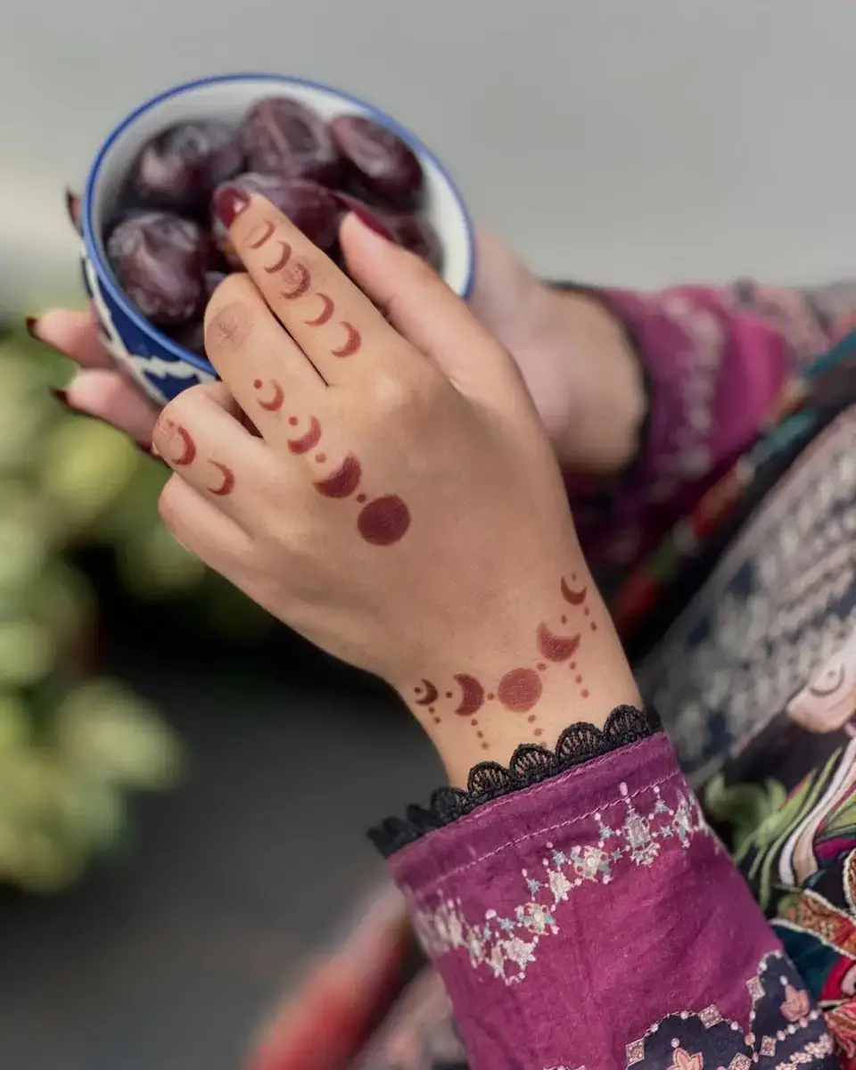 Eid Mehndi Designs Simple and Beautiful