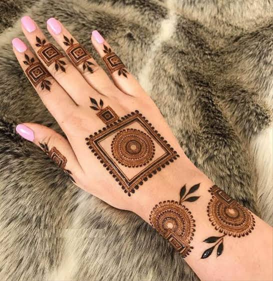 Eid Mehndi Designs Simple and Beautiful
