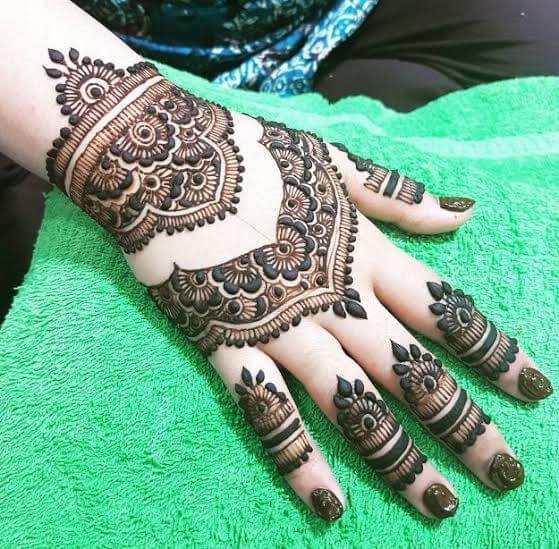 Eid Mehndi Designs Simple and Beautiful