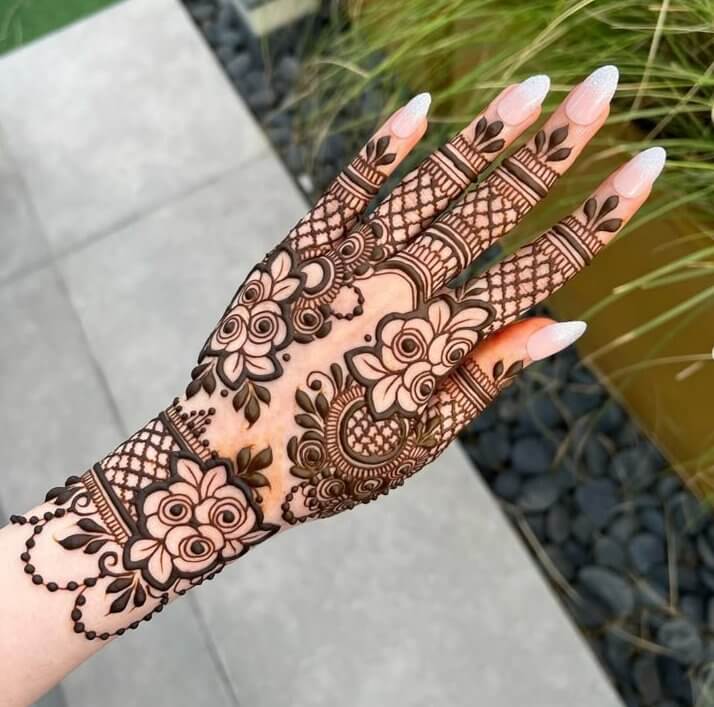 Khafif Mehndi Design Simple