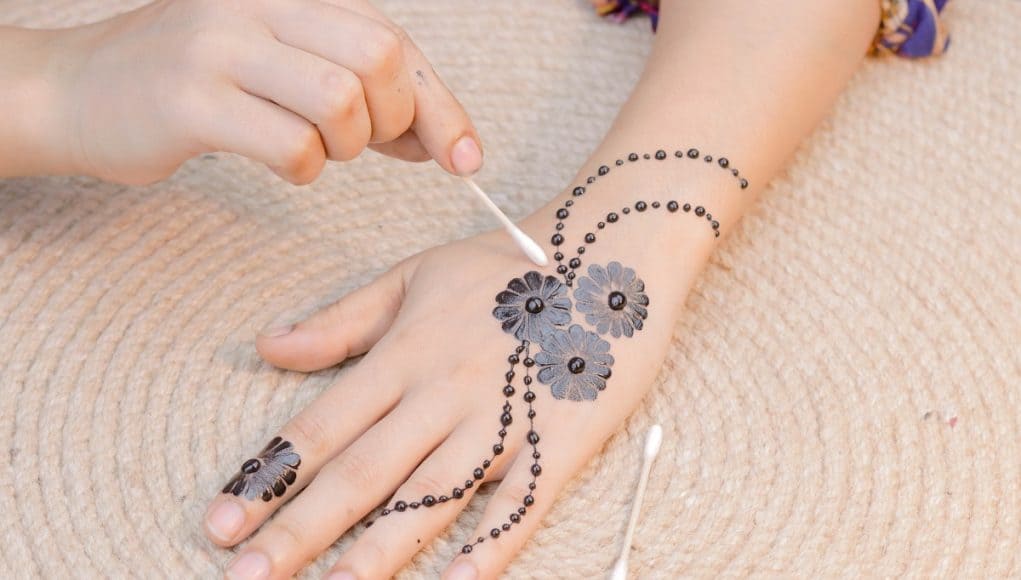 Khafif Mehndi Design for Eid ul Adha 2026