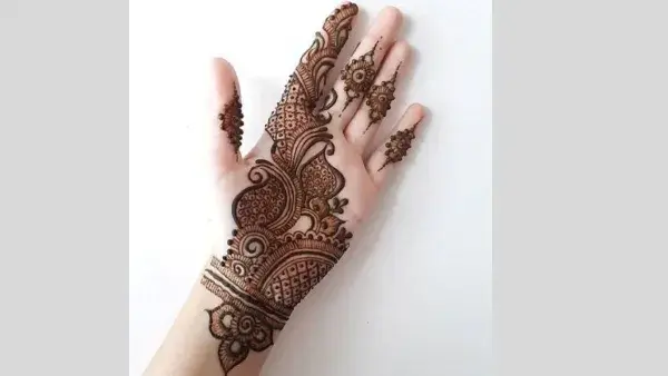 Pakistani Mehndi Design for Eid