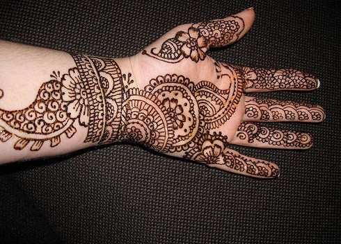 Pakistani Mehndi Design for Eid