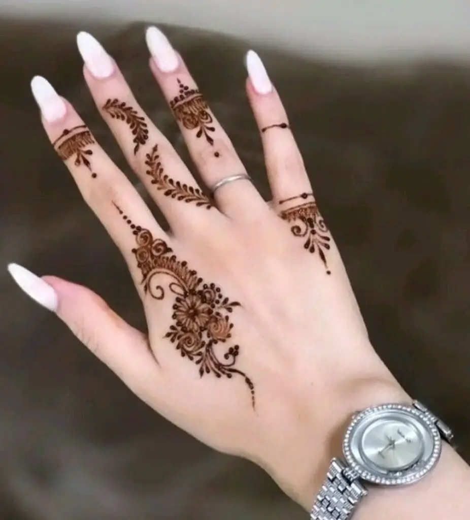 Simple Mehndi Design for Eid 2026