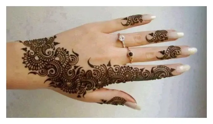 Simple Mehndi Design for Eid ul Fitr