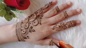Vine Mehndi Design