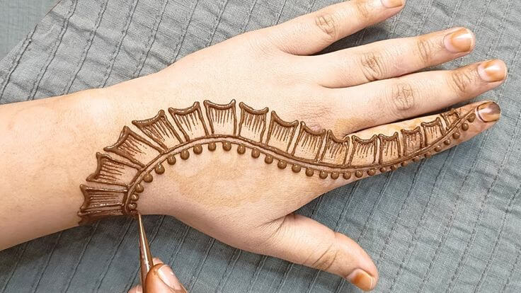 back hand mehndi design simple
