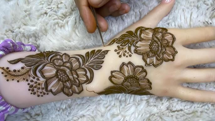 Rose Mehndi Design 2026